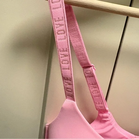 💖Victoria's Secret Light Pink -   t-shirt, push-up full coverage Bra- Size 34DD - Picture 2 of 9